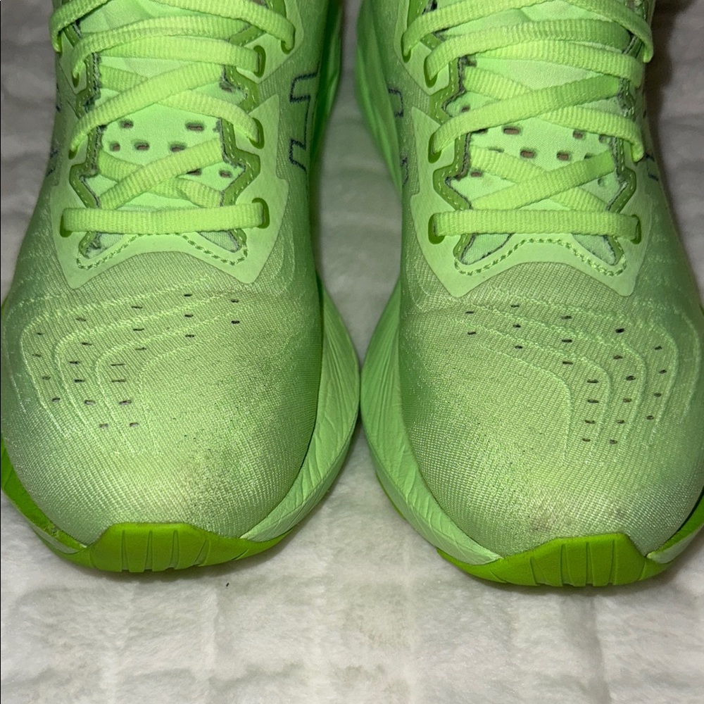 ASICS Novablast 4 Illuminate Green Running Shoes W9.5 2023 - Picture 5 of 16